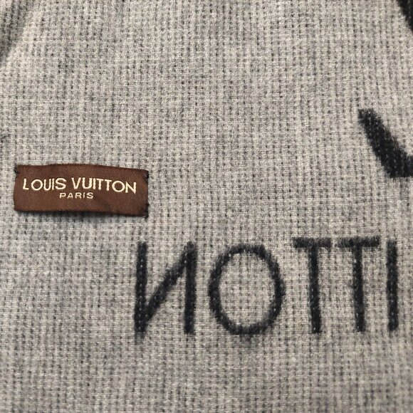 LOUIS VUITTON LV Reykjavik Black & Grey Reversible  Scarf Pre-Owned - Picture 9 of 9